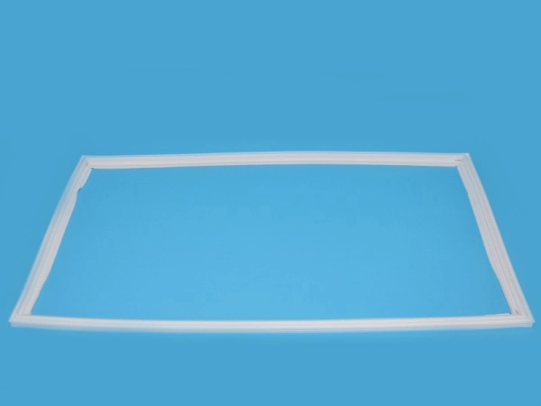 Tesnenie chladničky Gorenje  / Hisense HK1073793