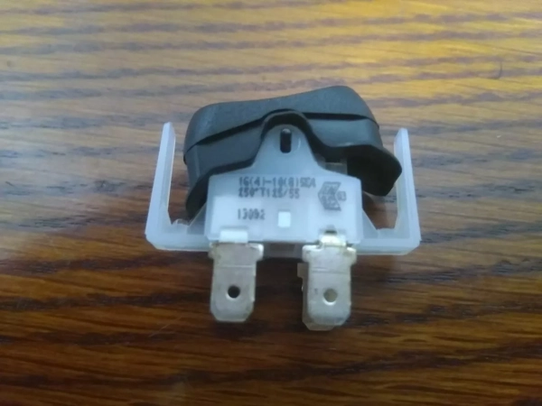 Spínač TS-01021840