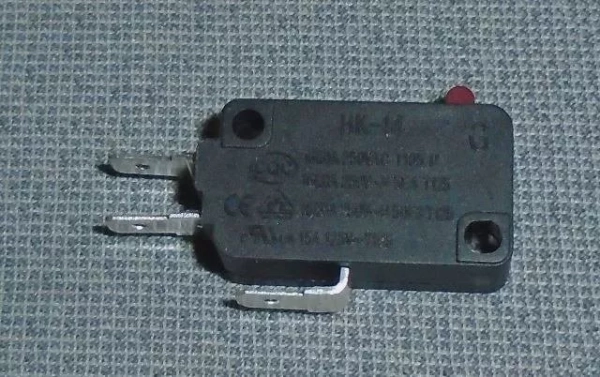 Mikrospínač dverí 9178003612