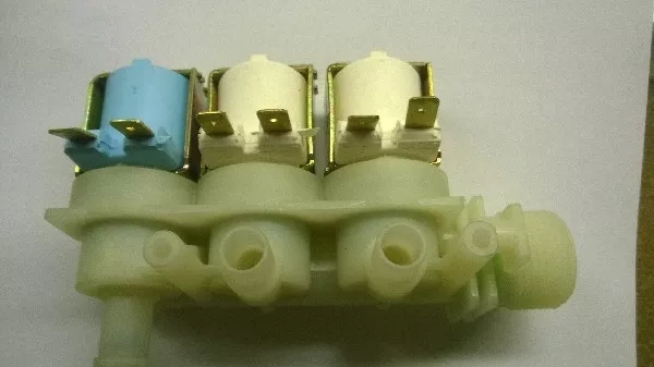 Ventil pračky se sušičkou 3-cestný Ariston/Indesit C00080664