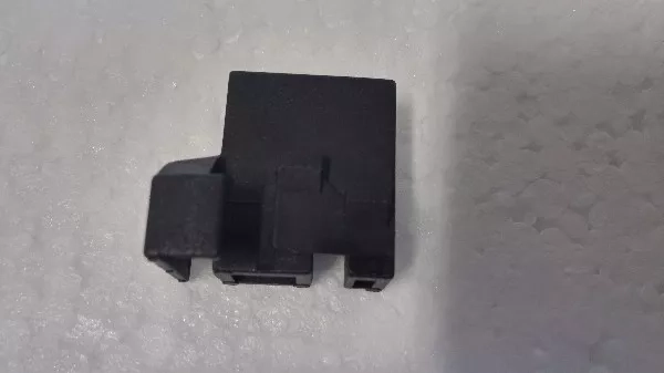 Držák skla Amica pravý 8028448