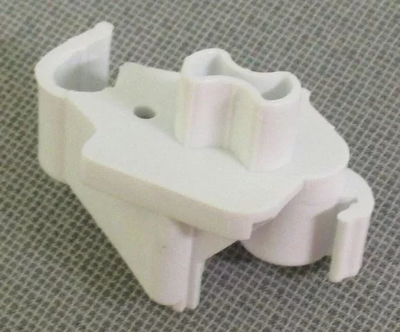 Záves čela ľavý RFNE 5776260200